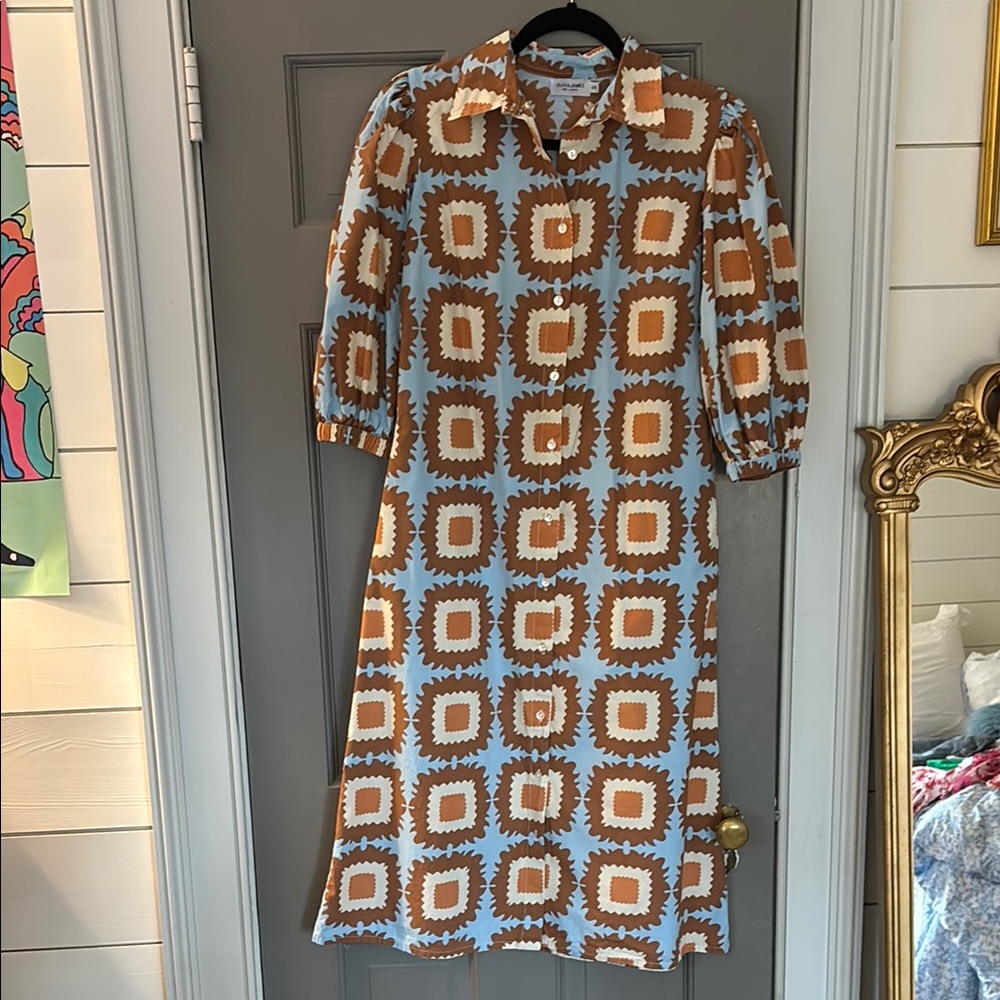 Brown and White Sheath Dress with Notched Collar